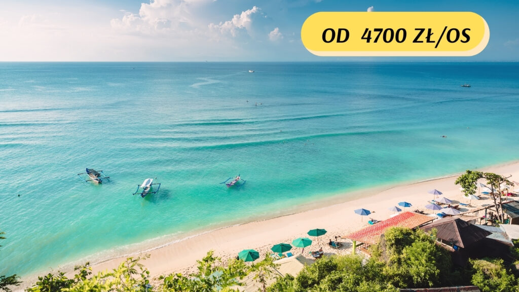 Tropikalna plaża na Bali z białym piaskiem i turkusową wodą